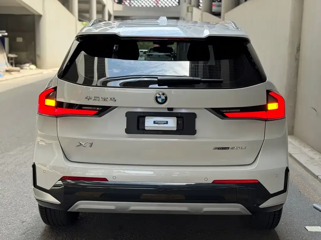 BMW X1 — фото 2