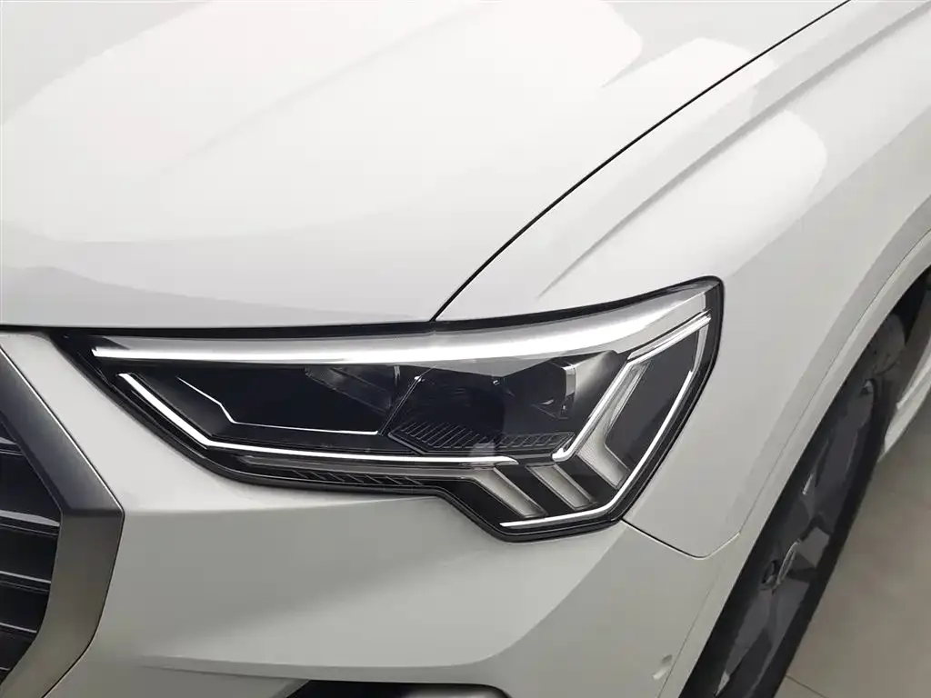Audi Q3 — фото 2