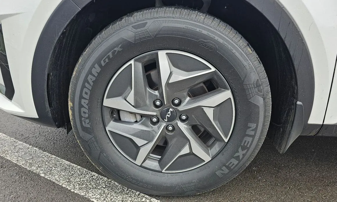 Kia Sorento — фото 10