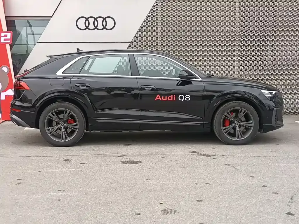 Audi Q8 — фото 4