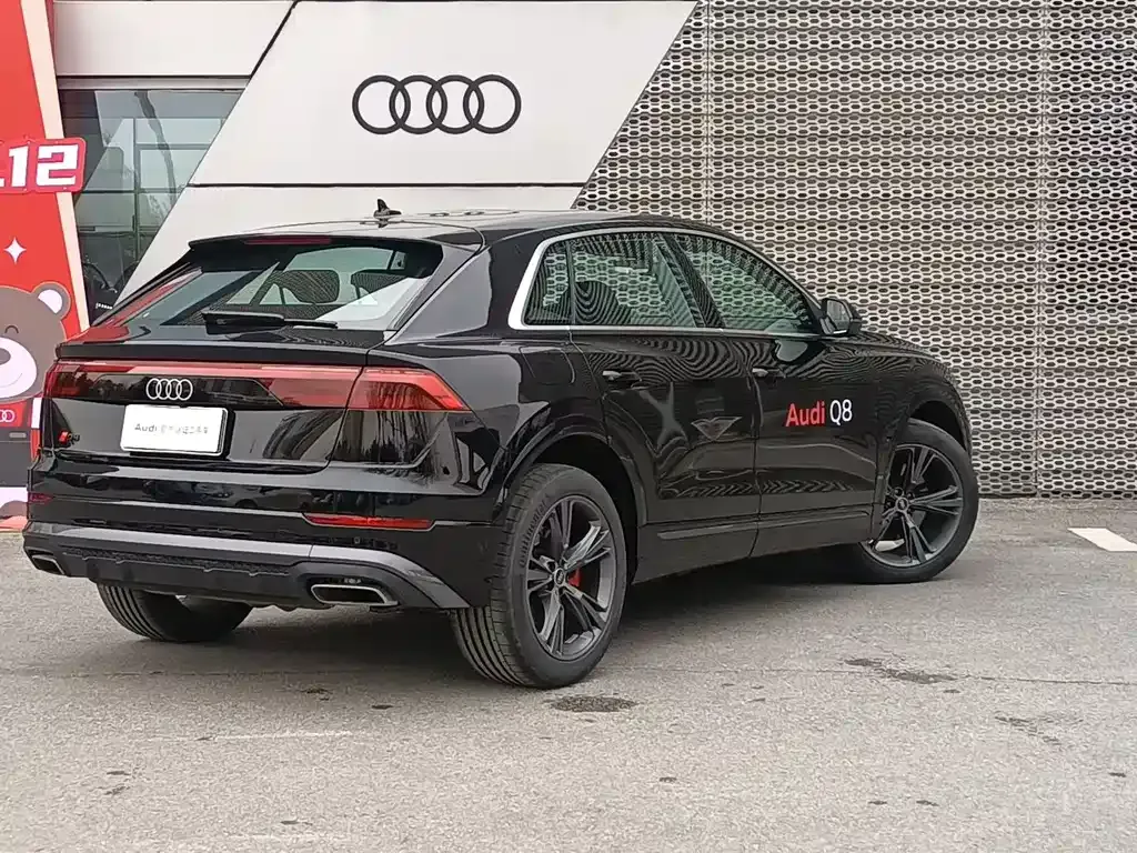 Audi Q8 — фото 9