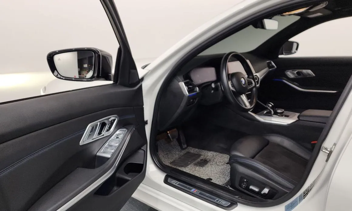 BMW 3-Series 2022 из KR, фото 3