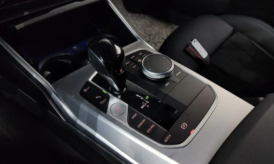 BMW 3-Series 2022 из KR, фото 10