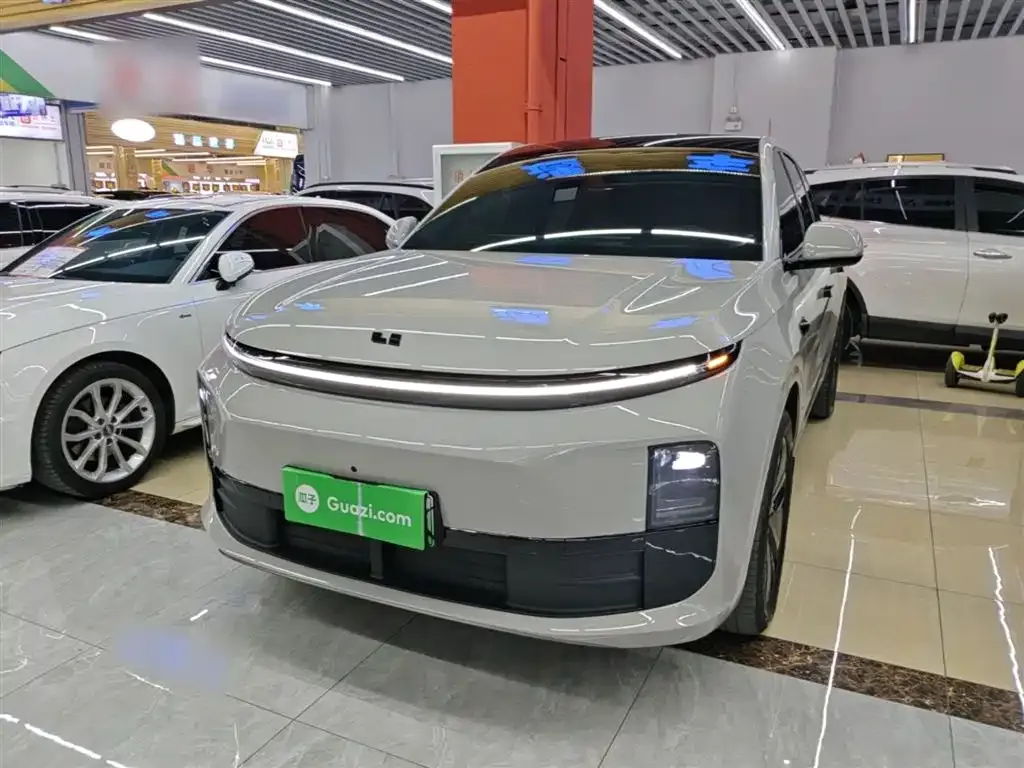 Li Auto L6
