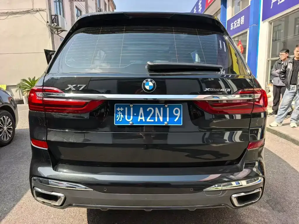 BMW X7 — фото 2
