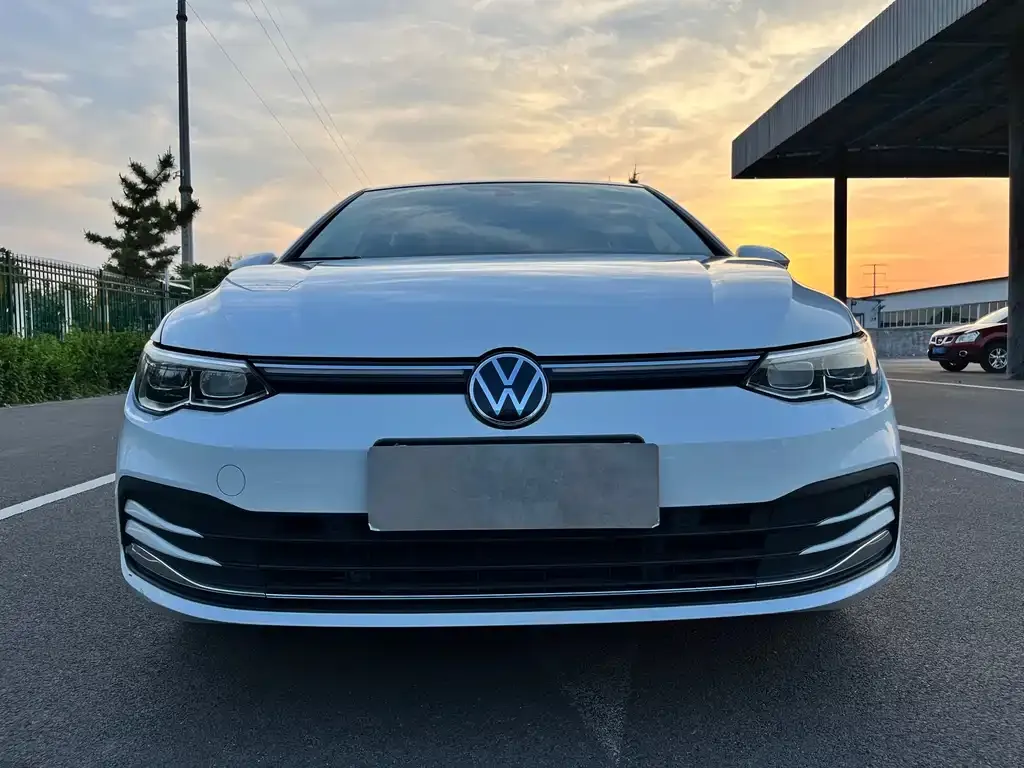 Volkswagen Golf — фото 10