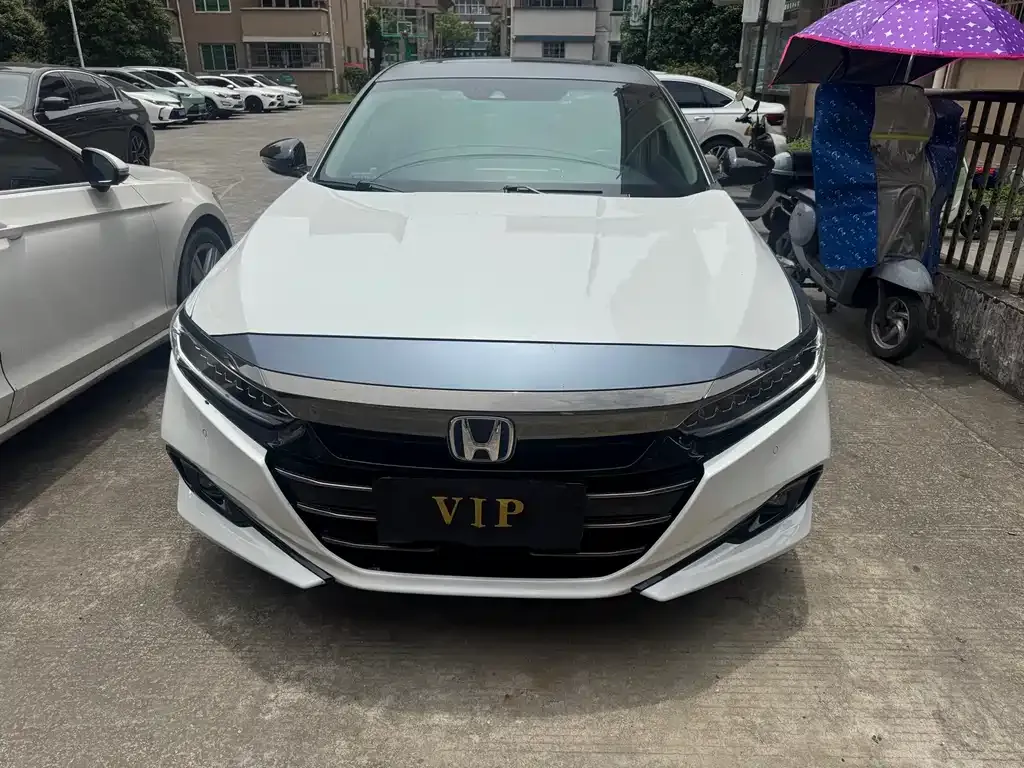 Honda Accord — фото 9