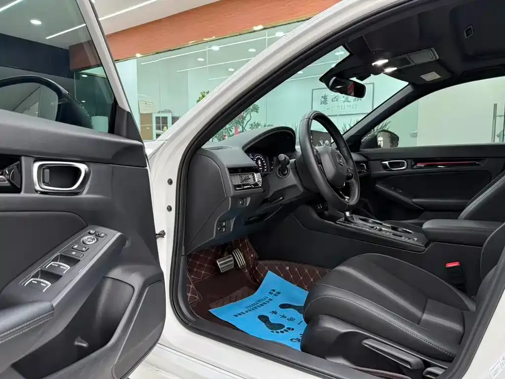 Honda Civic — фото 10