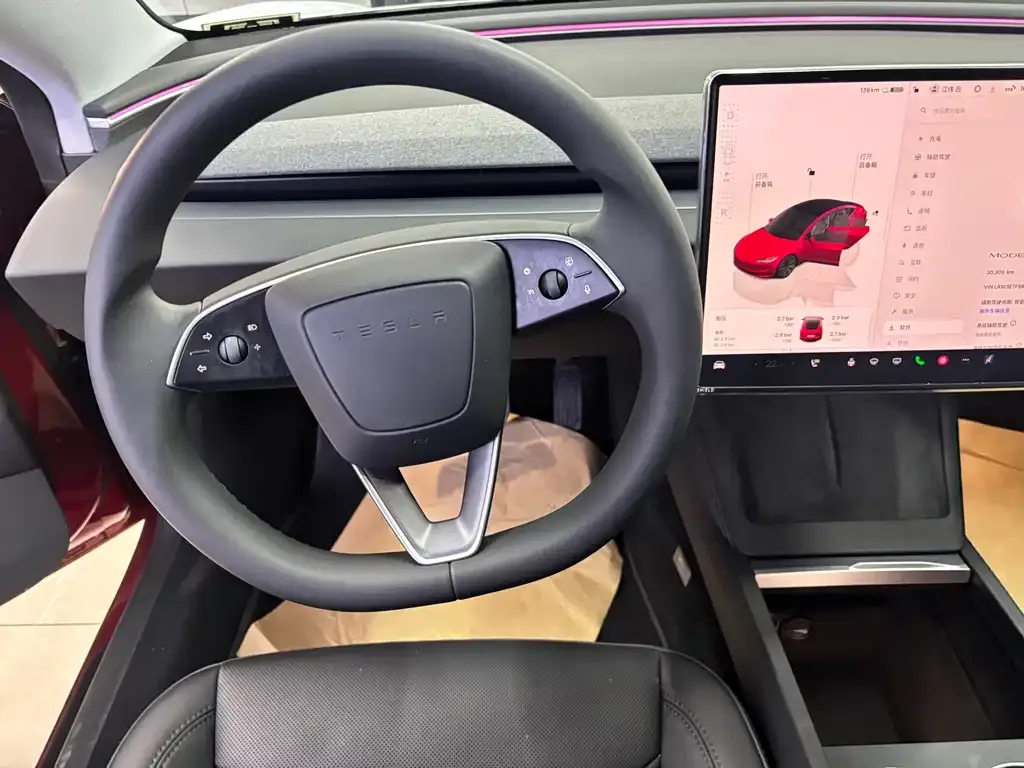 Tesla Model 3 — фото 9