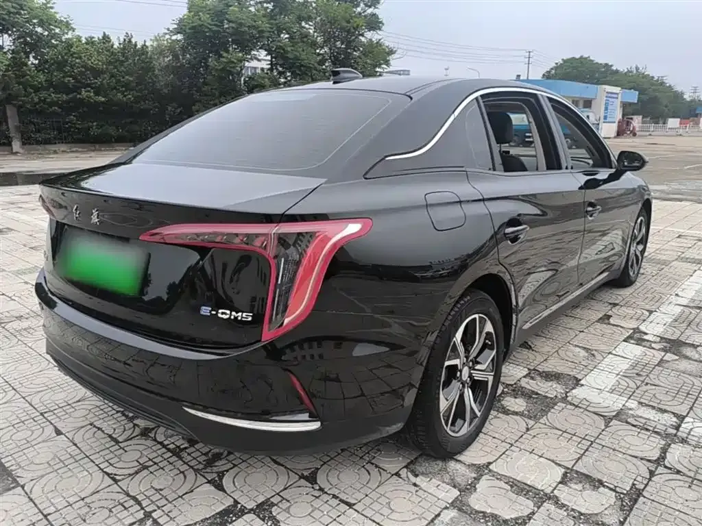 Hongqi E-QM5 — фото 6