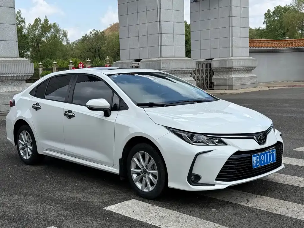 Toyota Corolla — фото 6