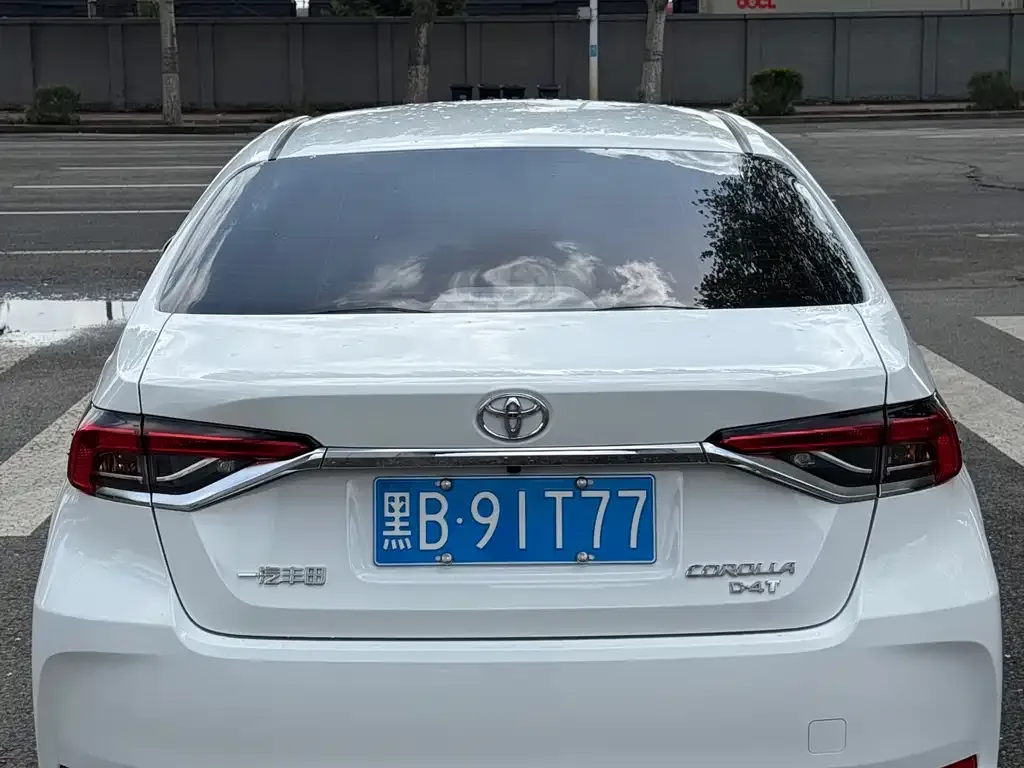 Toyota Corolla — фото 2