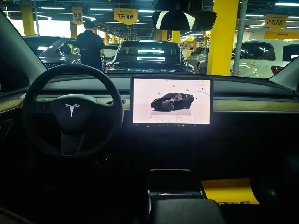 Tesla Model Y — фото 6