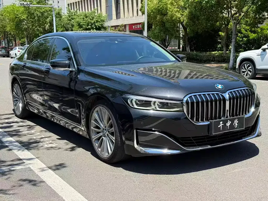 BMW 7 Series — фото 7