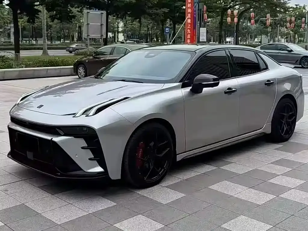 Lynk & Co 03
