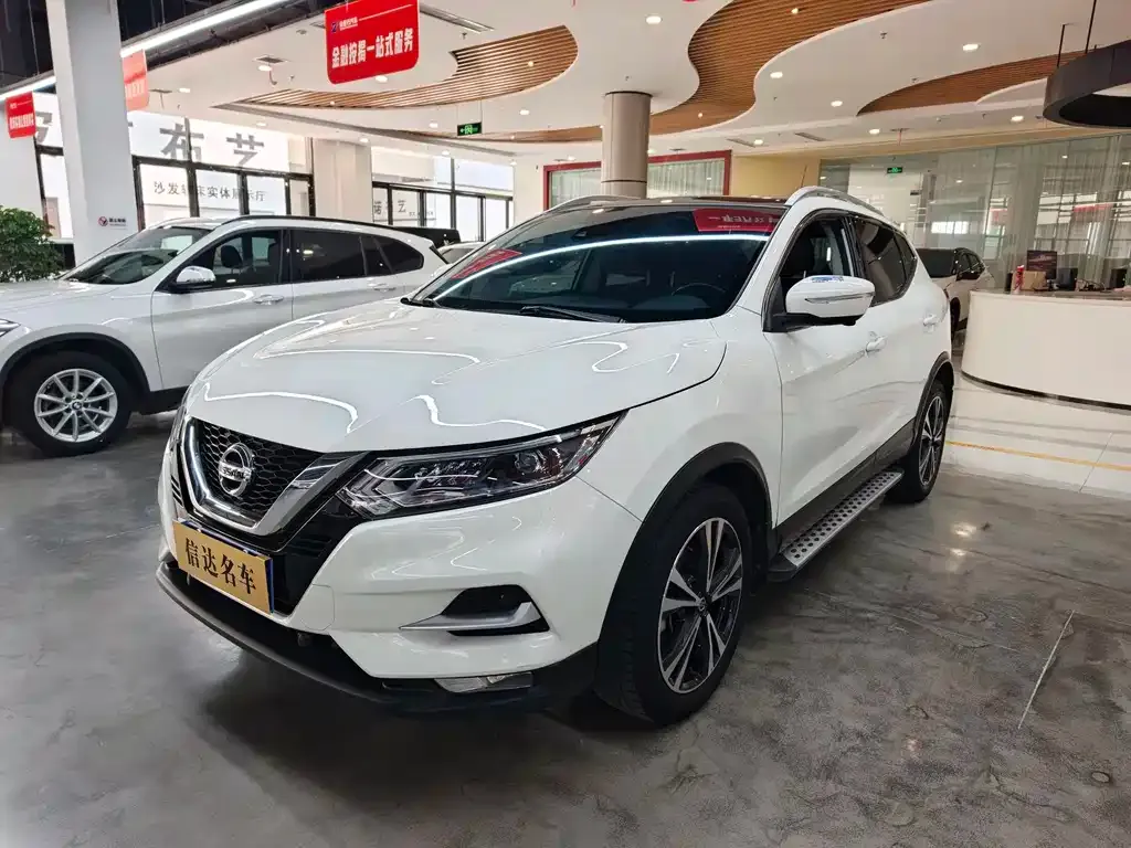 Nissan Qashqai — фото 1