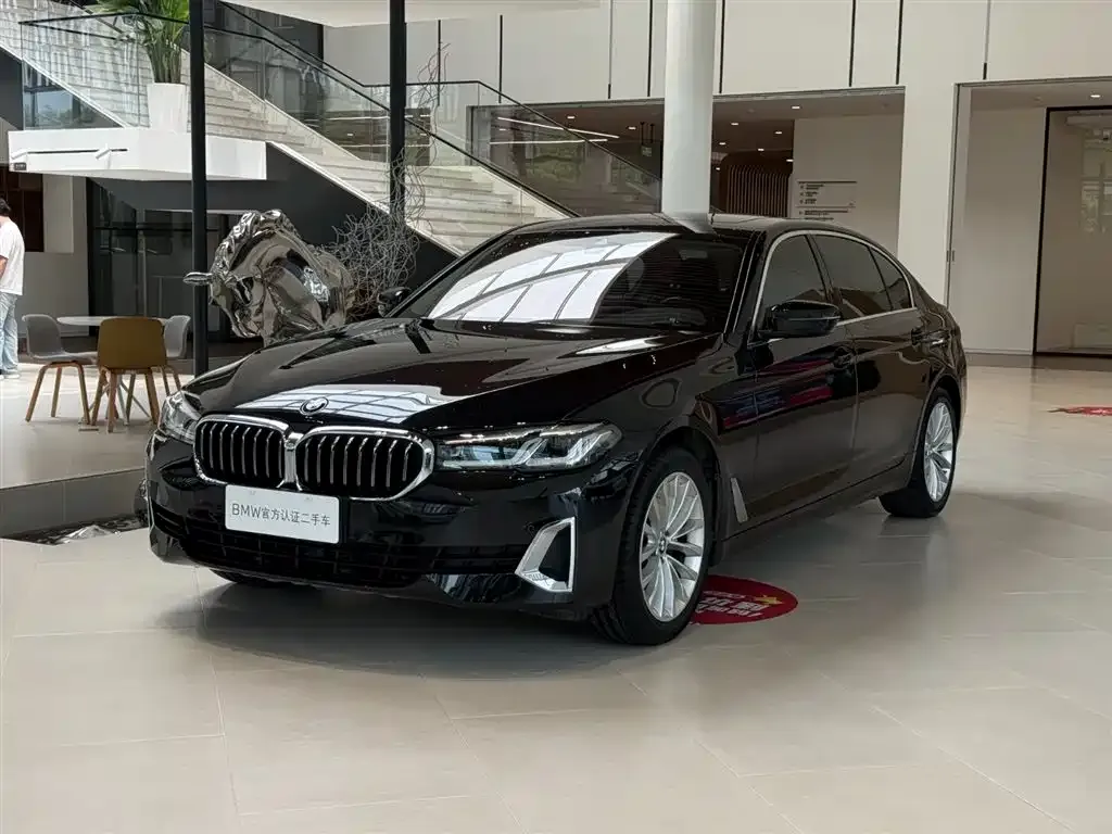 BMW 5 Series — фото 1