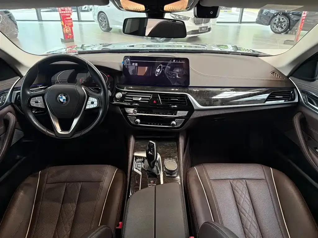 BMW 5 Series — фото 10