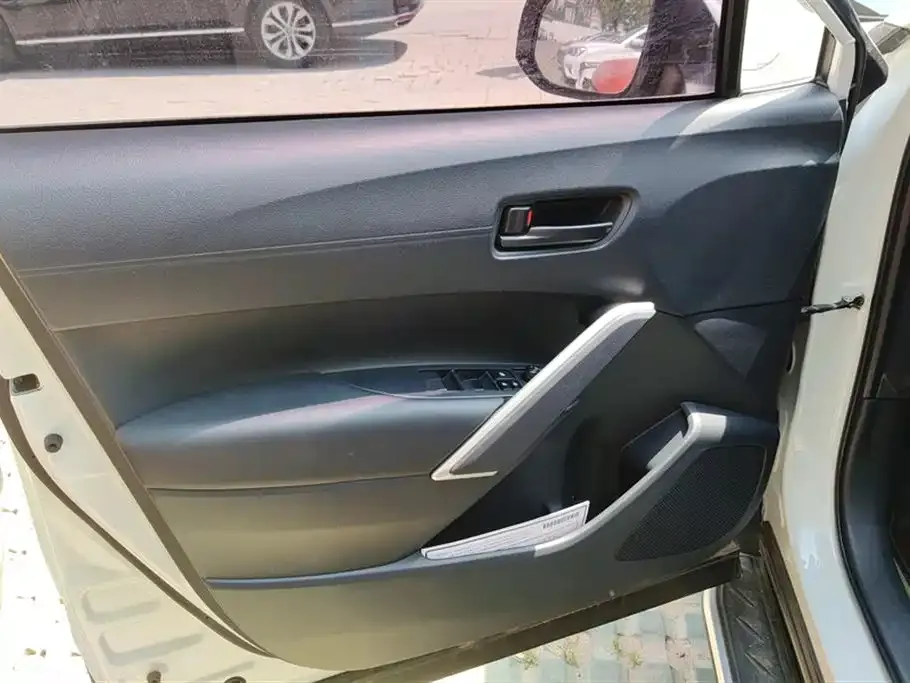 Toyota Corolla Cross 2023 из CN, фото 3