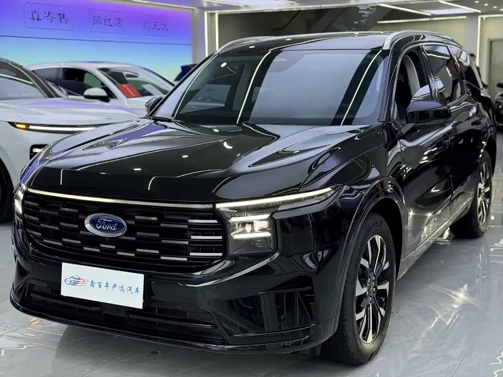 Ford Edge — фото 1