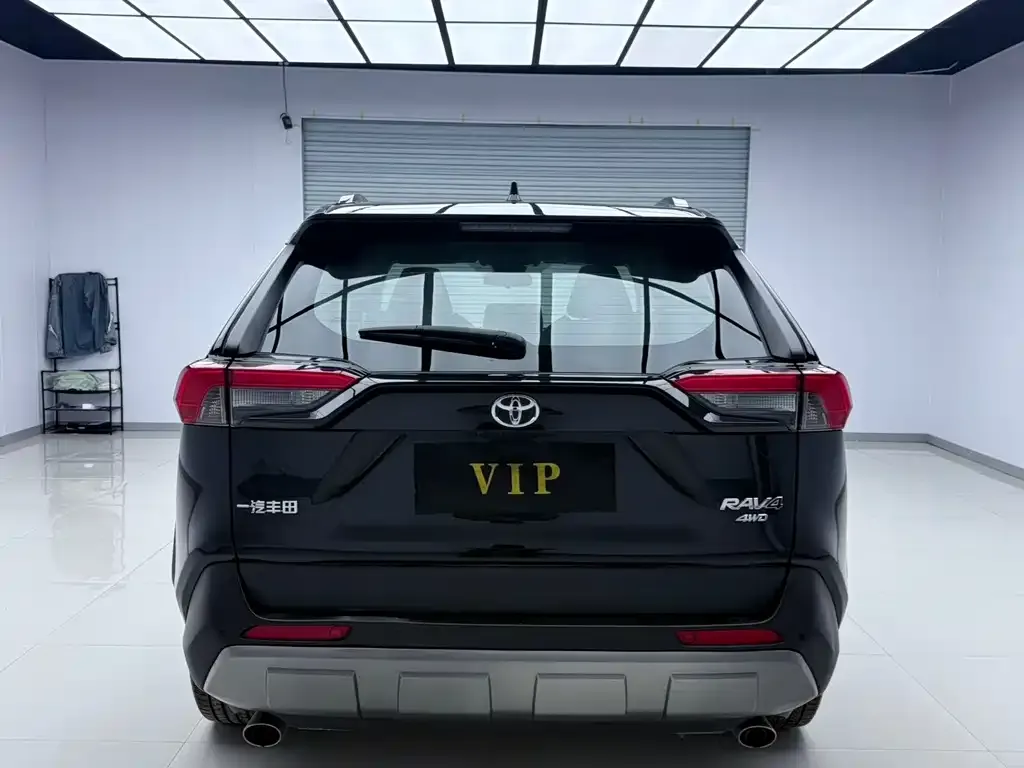 Toyota RAV4 — фото 2