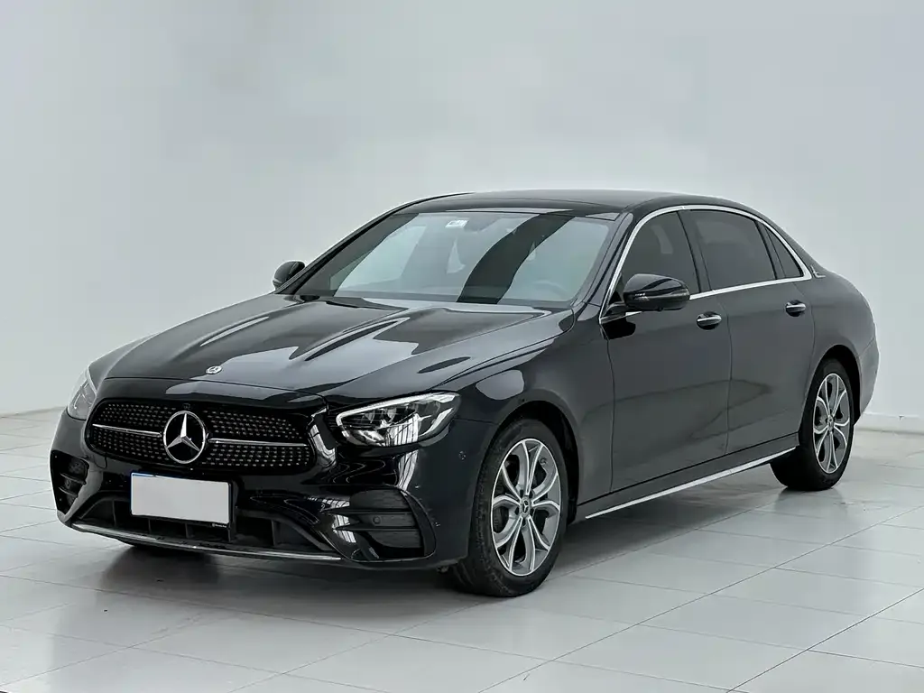Mercedes-Benz E-Class — фото 1