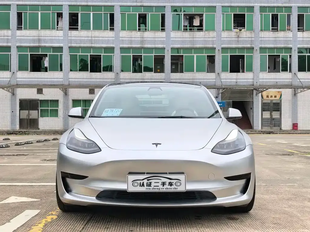 Tesla Model 3 — фото 2