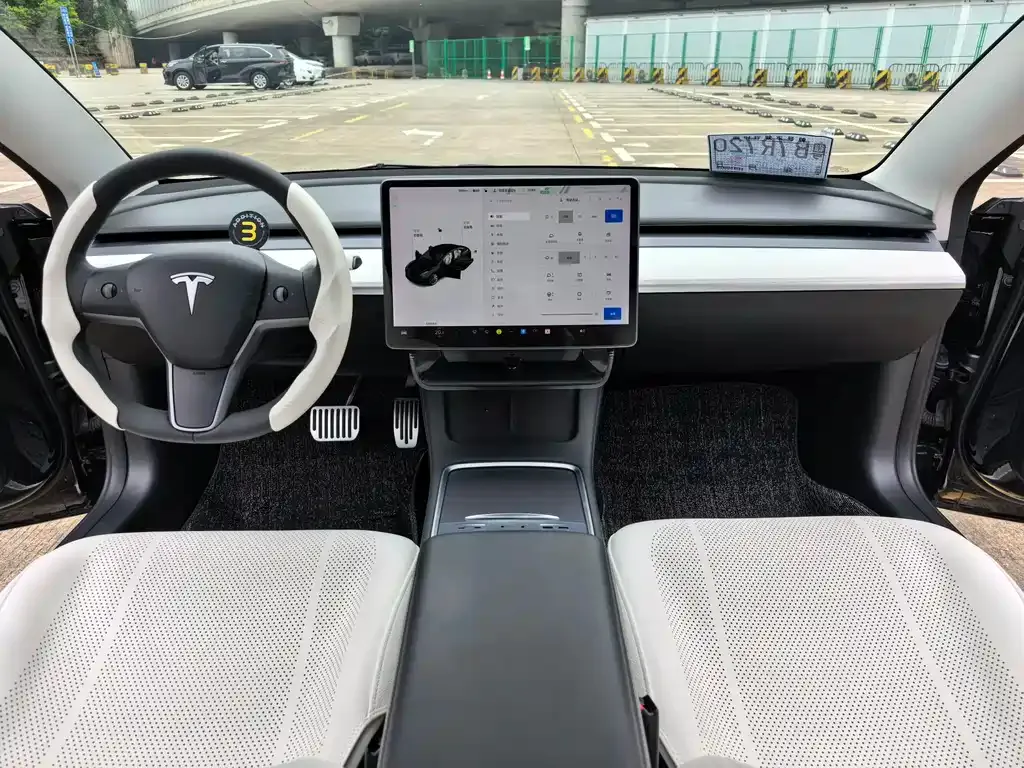 Tesla Model 3 — фото 7