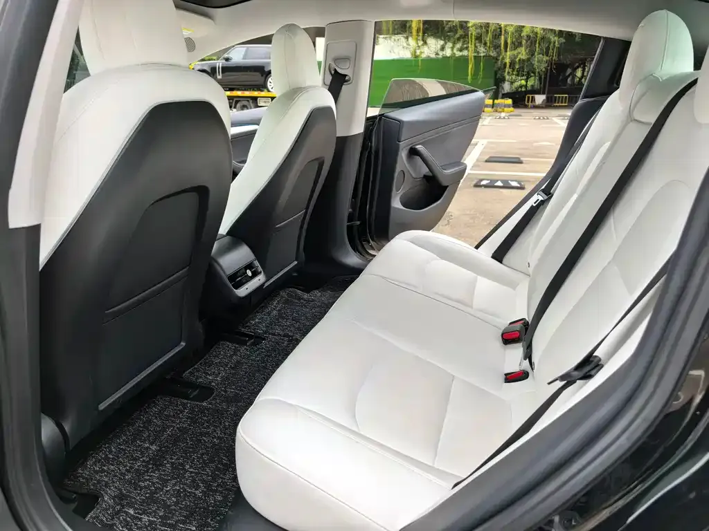 Tesla Model 3 — фото 4