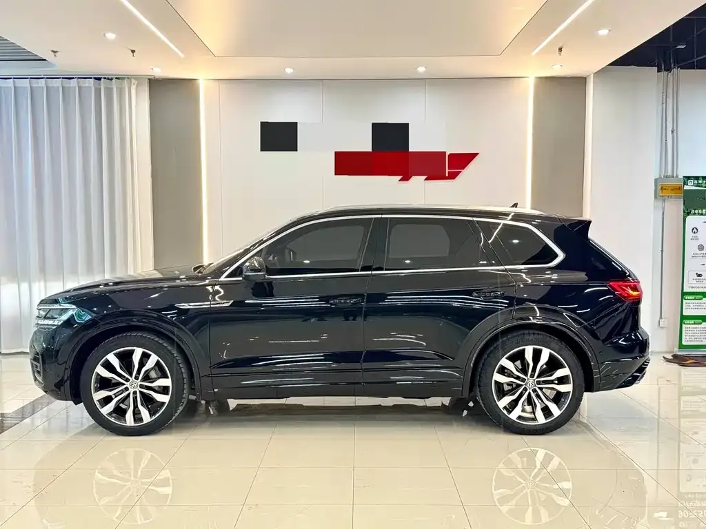 Volkswagen Touareg — фото 6