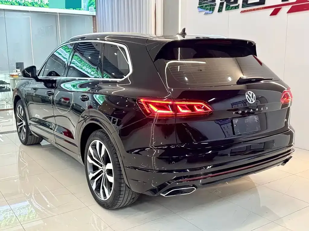 Volkswagen Touareg — фото 4