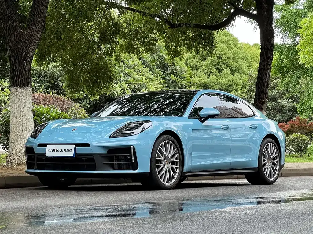 Porsche Panamera — фото 1
