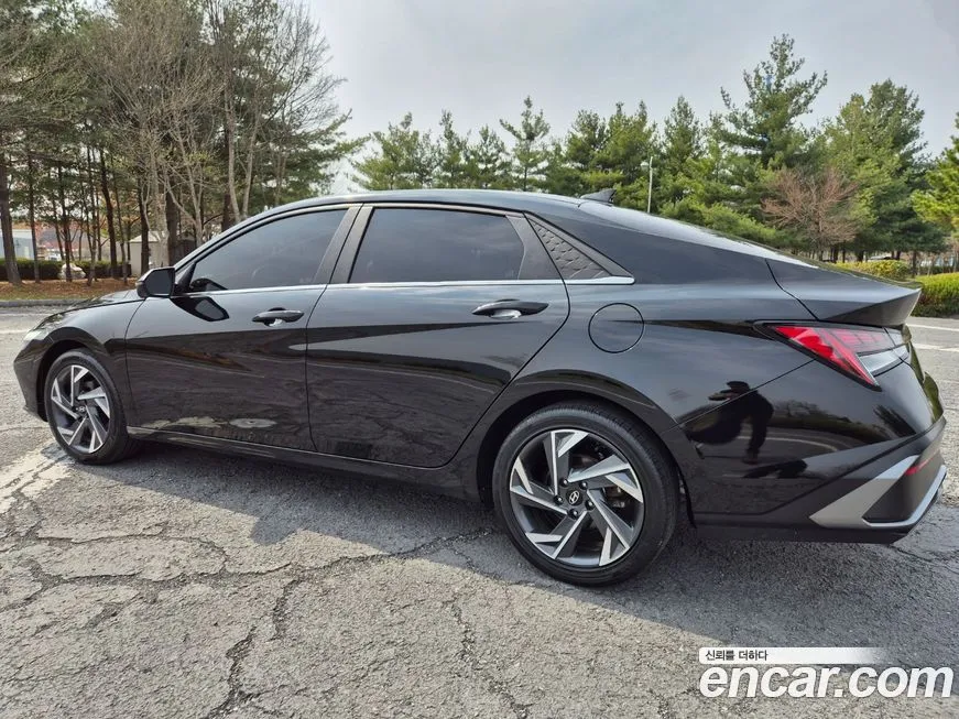Hyundai AVANTE — фото 3