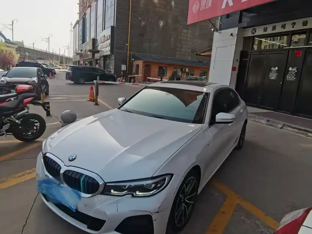 BMW 3 Series — фото 1