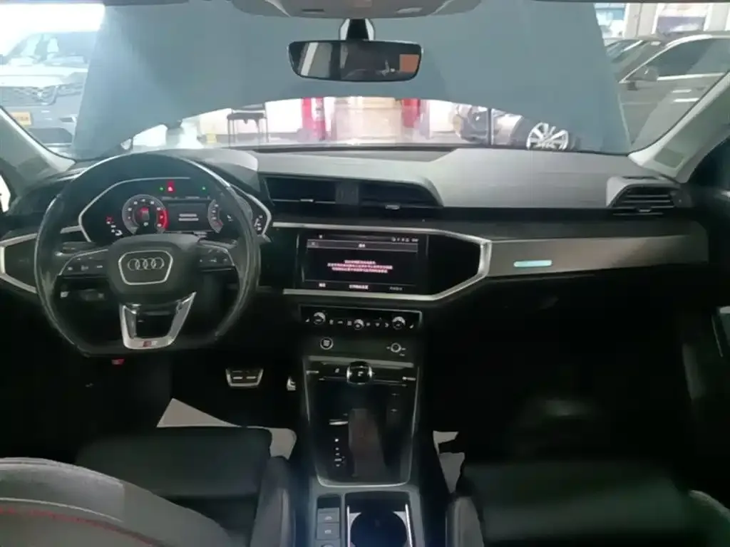 Audi Q3 Sportback — фото 8