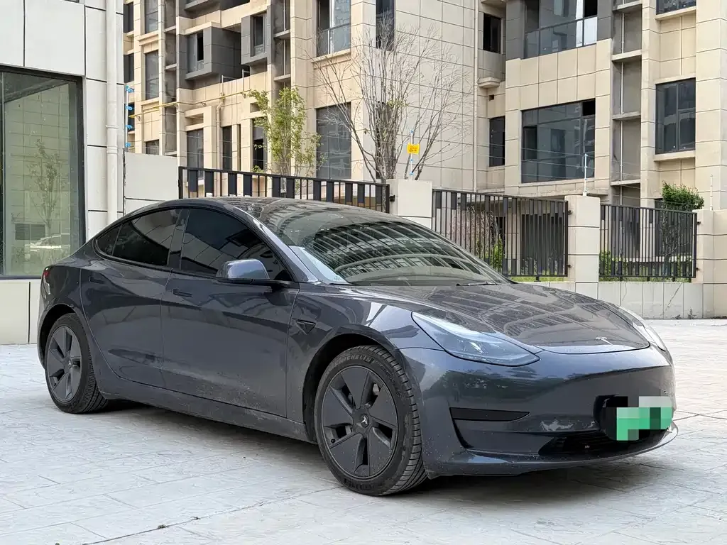 Tesla Model 3 — фото 7