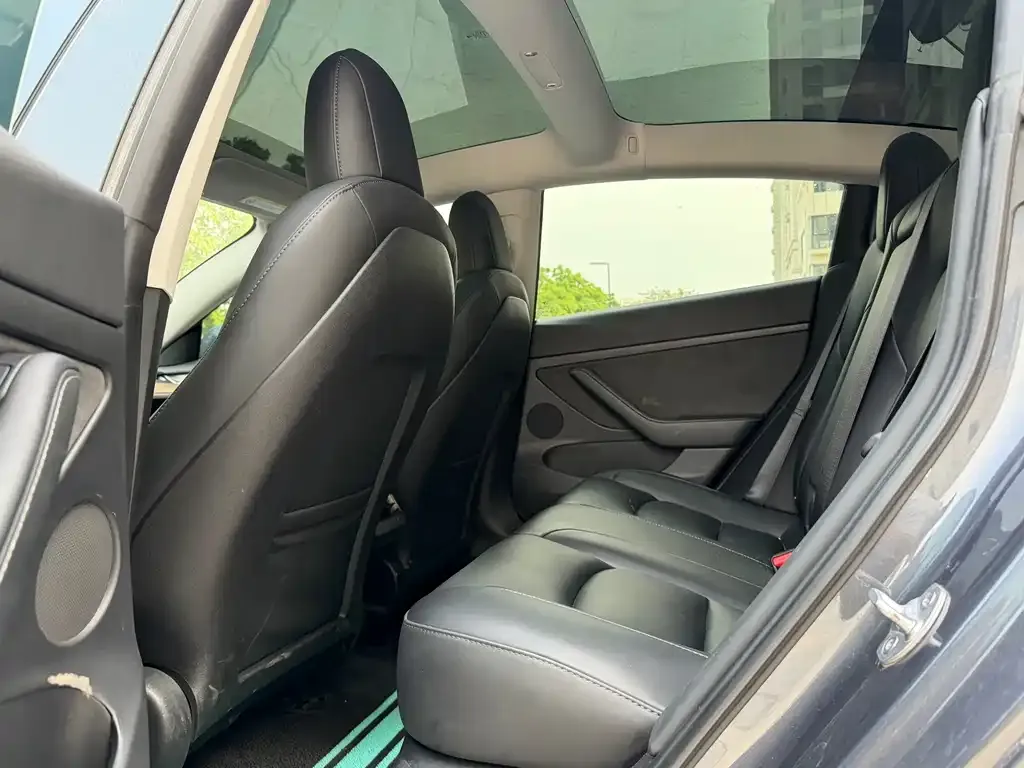 Tesla Model 3 — фото 2