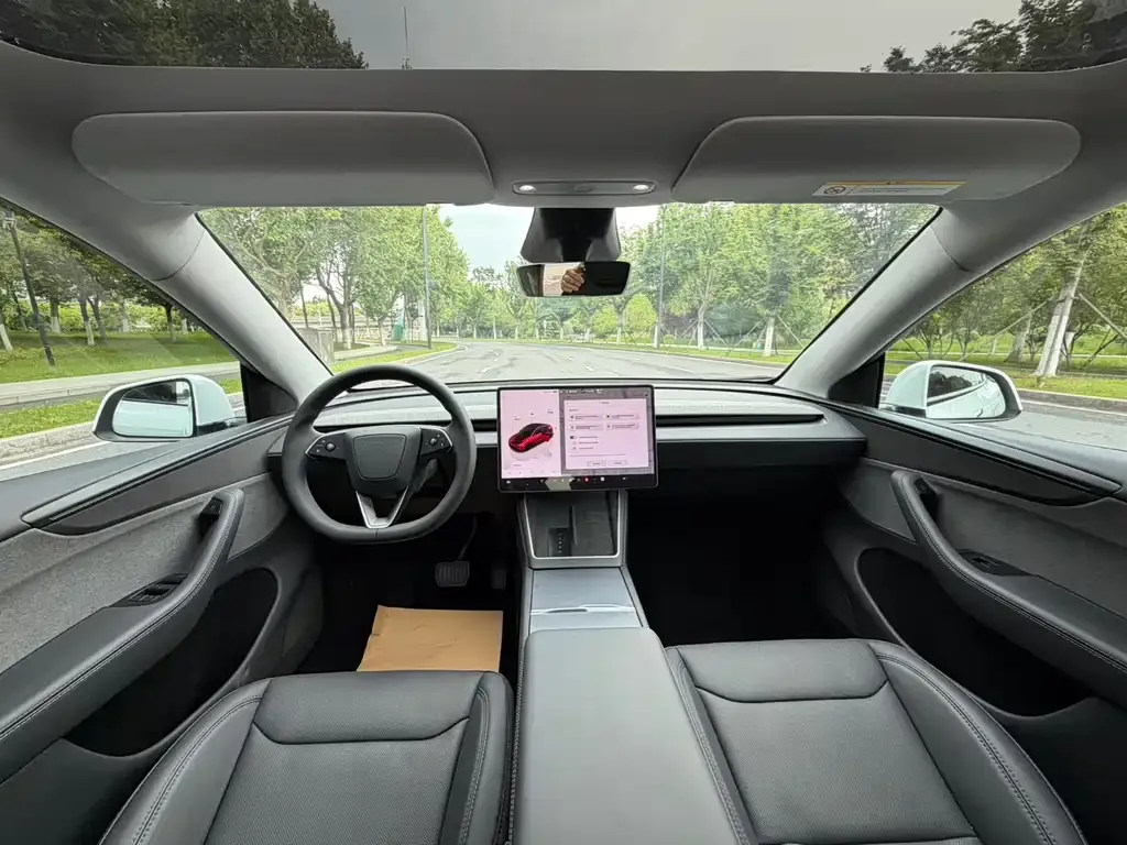 Tesla Model Y — фото 4