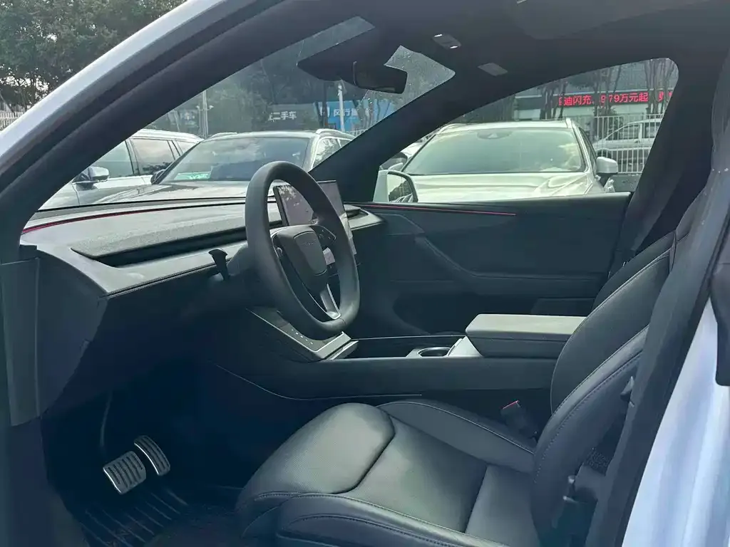 Tesla Model Y L — фото 2