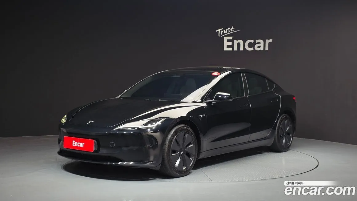 Tesla Model 3 — фото 1