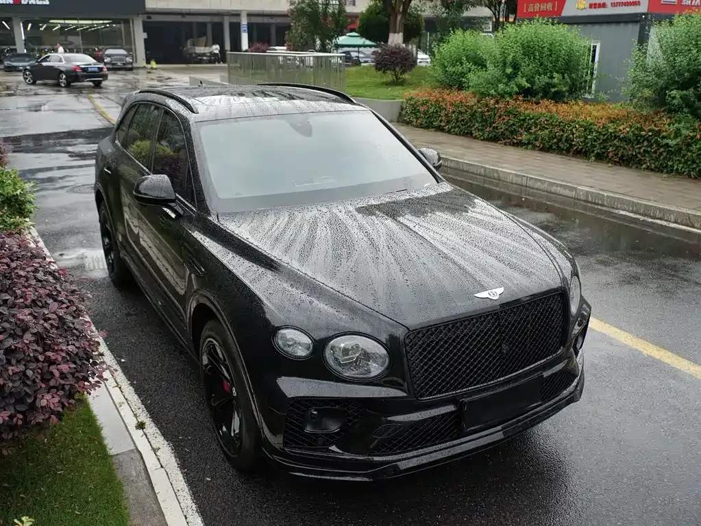 Bentley Bentayga — фото 1
