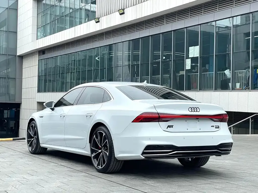 Audi A7L 2024 из CN, фото 6