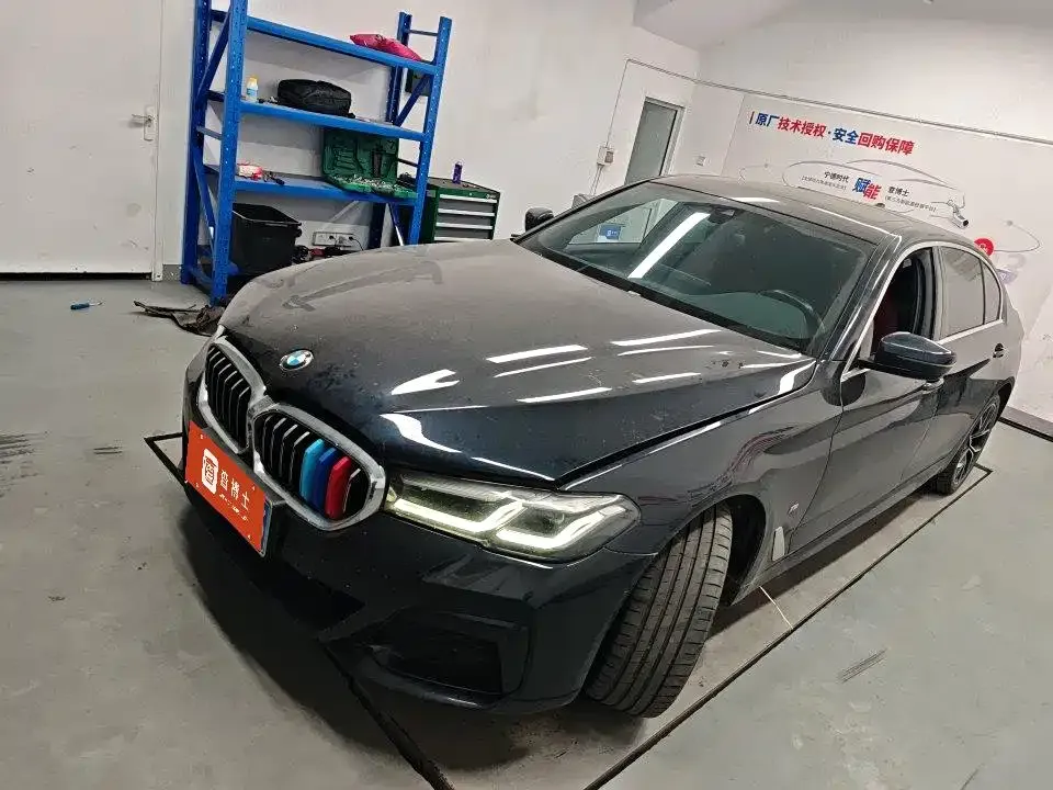 BMW 5 Series — фото 1