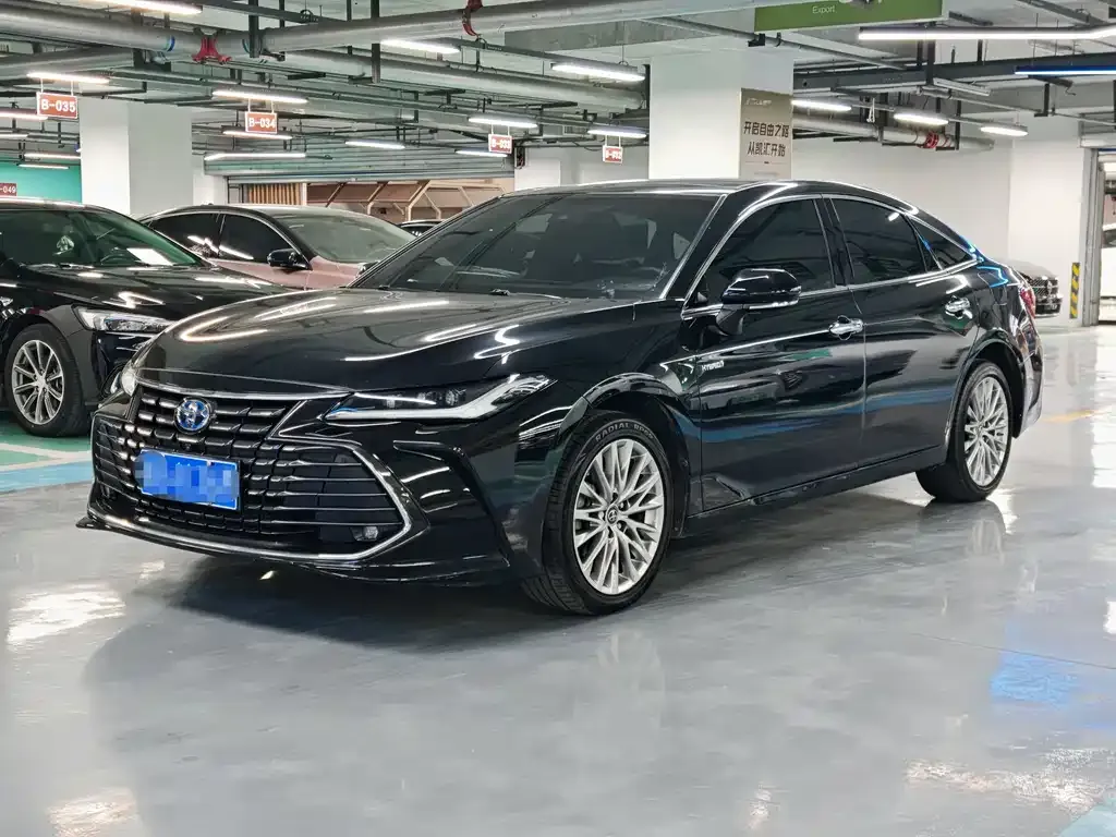 Toyota Avalon — фото 1