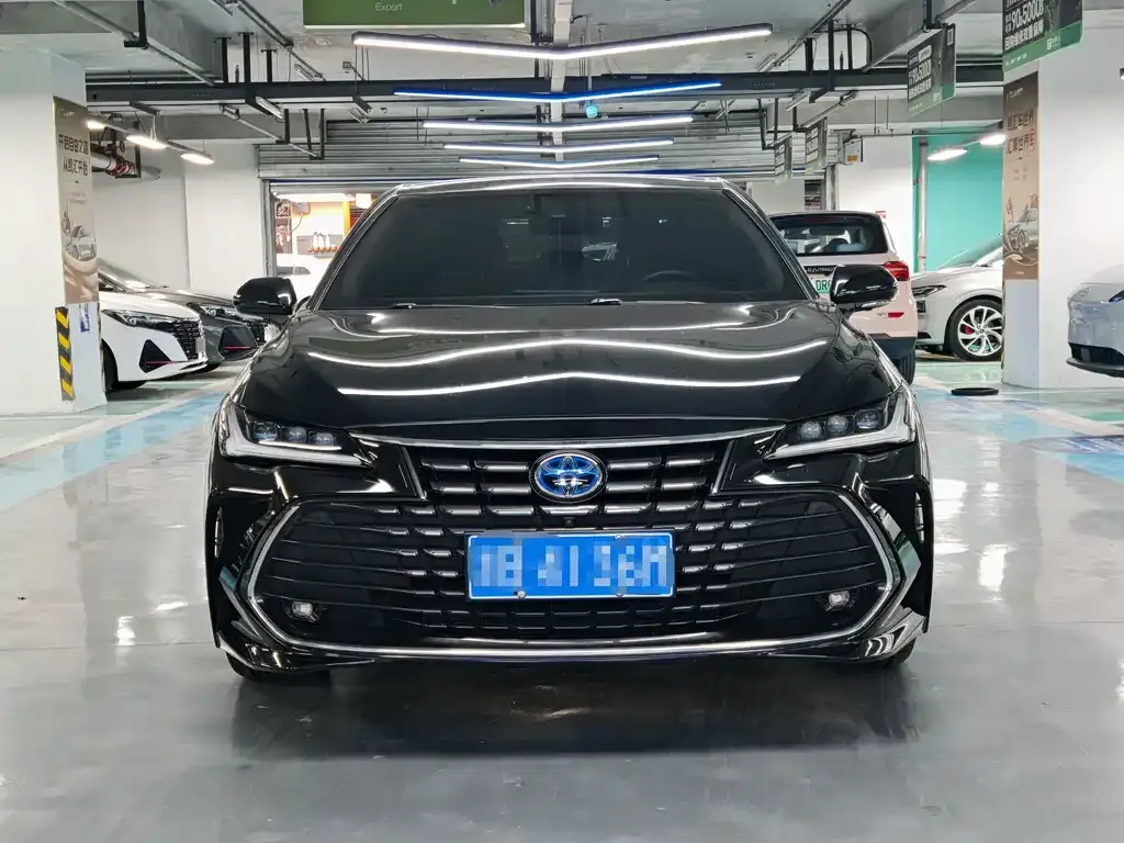 Toyota Avalon — фото 2
