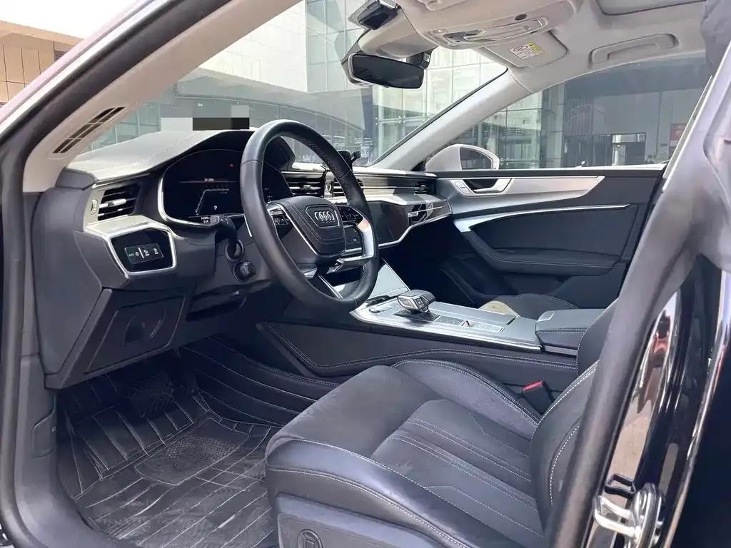 Audi A7L — фото 8