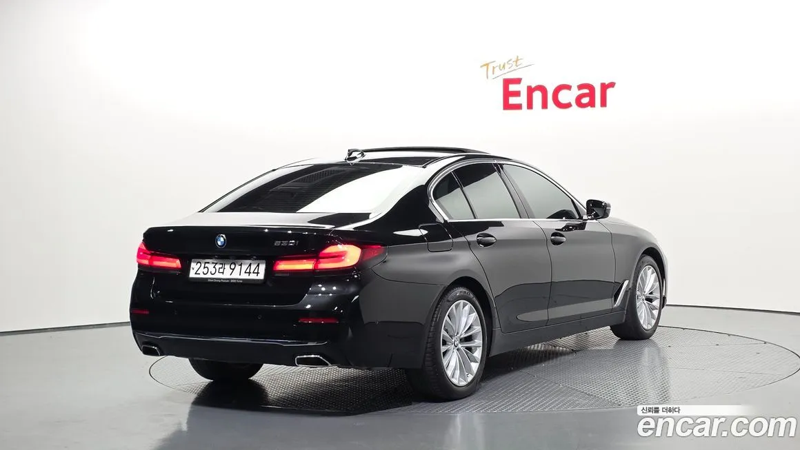 BMW 5-Series 2022 из KR, фото 2