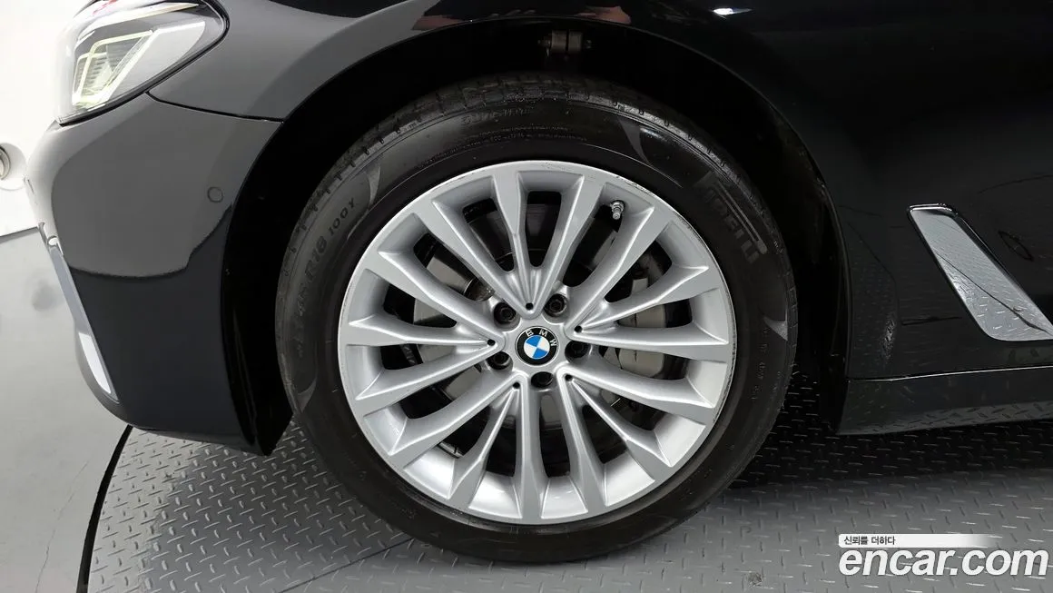 BMW 5-Series 2022 из KR, фото 9