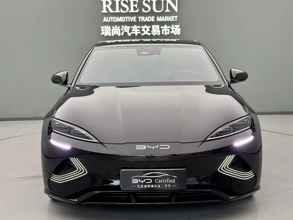 BYD Seal — фото 3