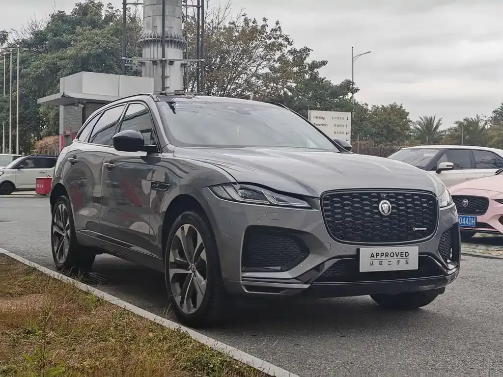 Jaguar F-PACE — фото 4
